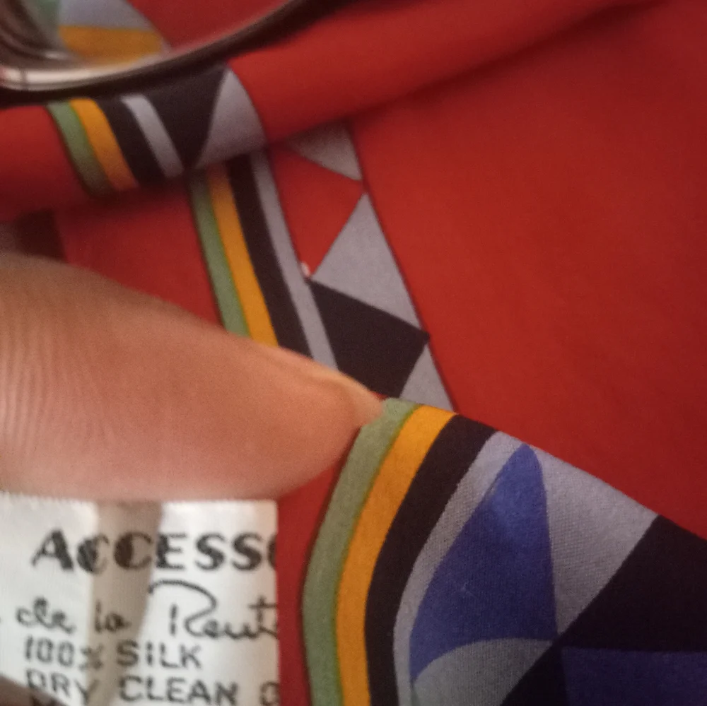 Oscar de la Reuta brand, dominating red but colorful silk scarf, 48"x 11" - Picture 2 of 2